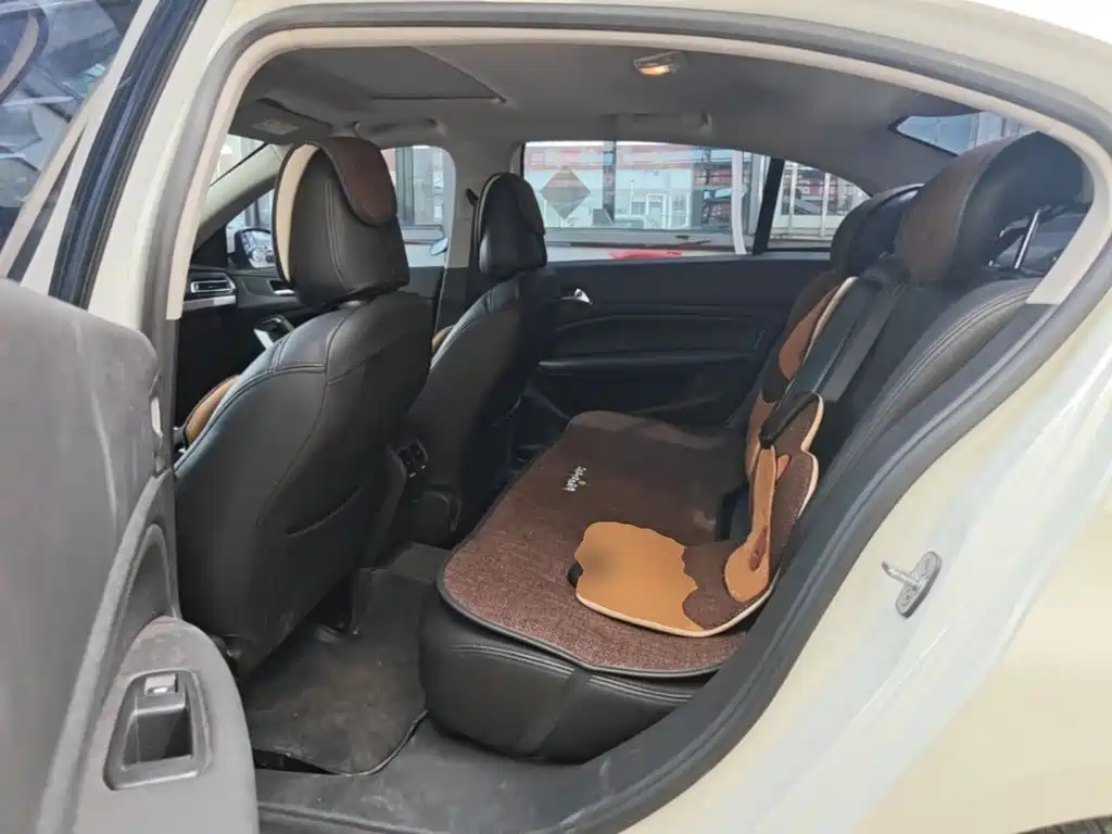 Peugeot 408 2015 — фото 17