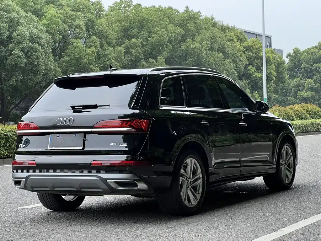 Audi Q7 2023