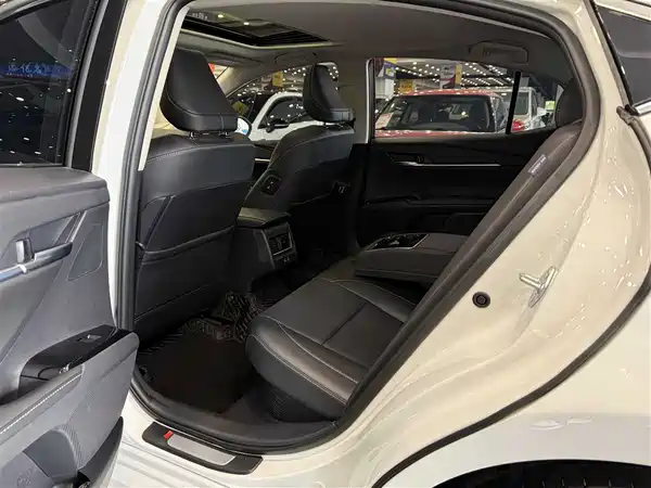 Toyota Camry 2024