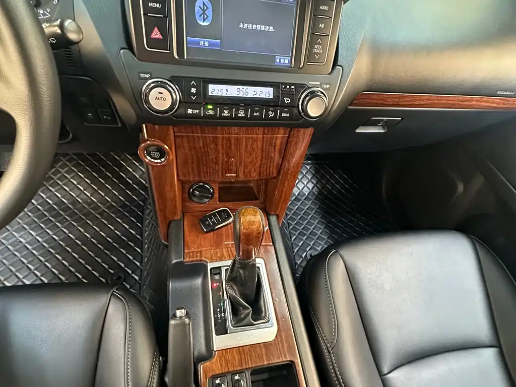 Toyota Prado 2017 — фото 13
