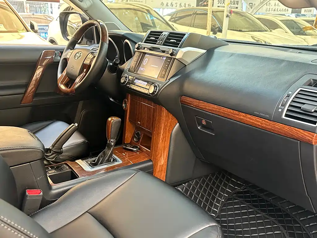 Toyota Prado 2017 — фото 16