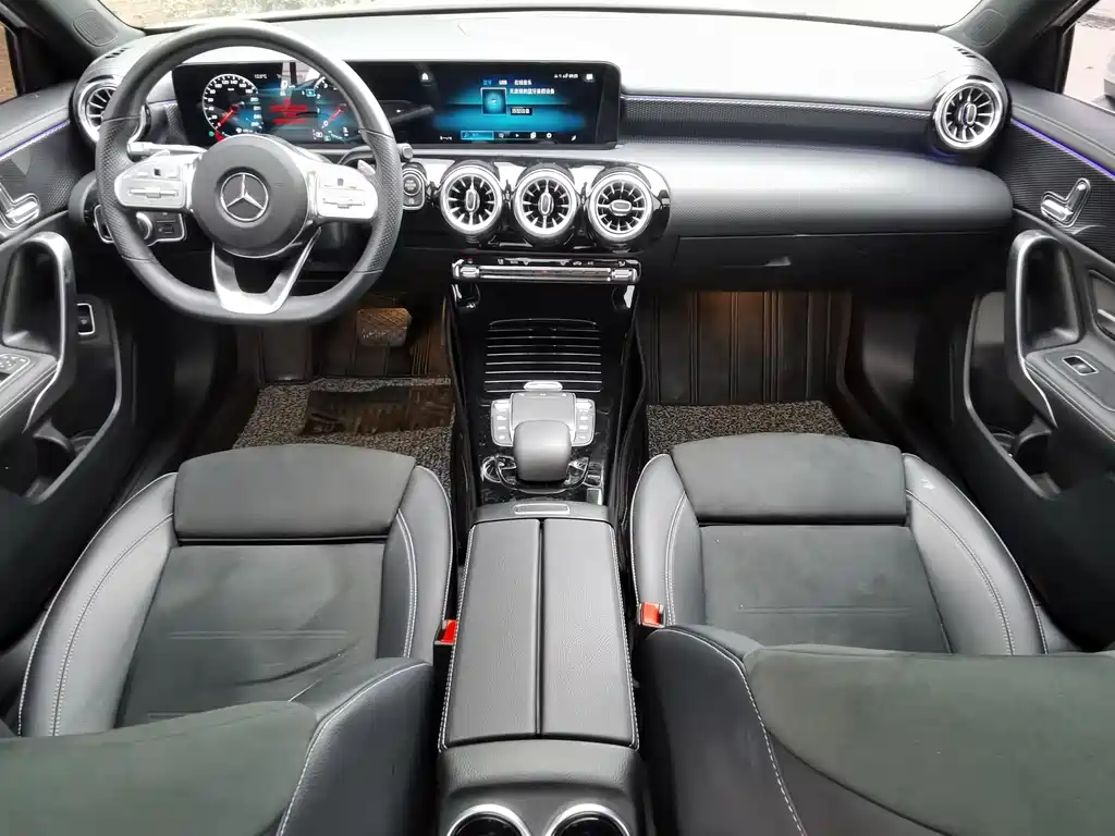 Mercedes-Benz A-Class 2021 — фото 4