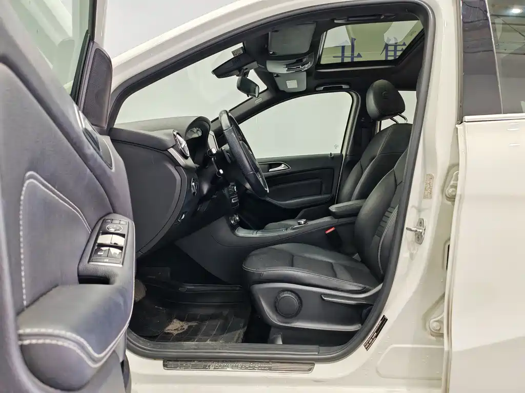 Mercedes-Benz B-Class 2015 — фото 12