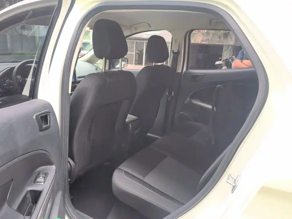 Ford EcoSport 2018 — фото 13