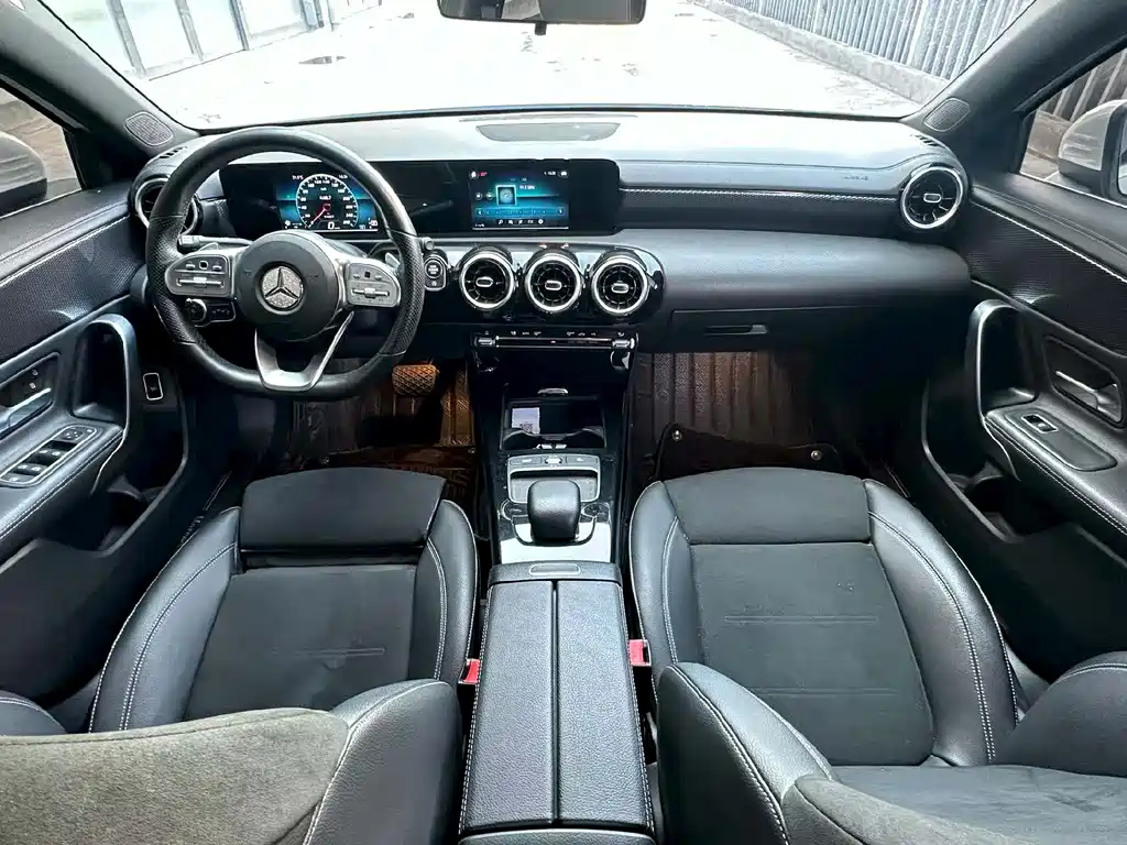 Mercedes-Benz A-Class 2019 — фото 5