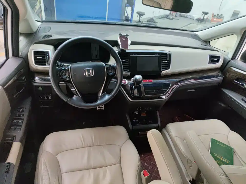Honda Odyssey 2016 — фото 4