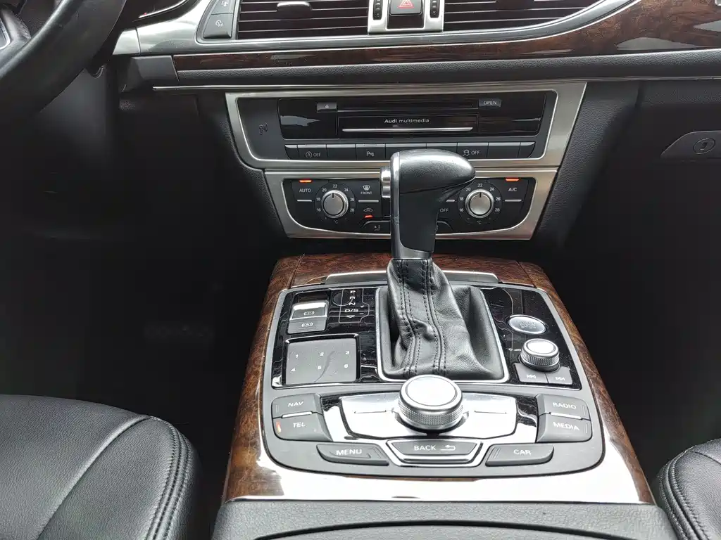 Audi A6L 2015 — фото 29