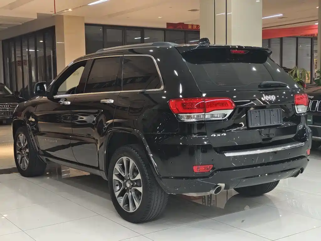 Jeep Grand Cherokee 2019 — фото 13