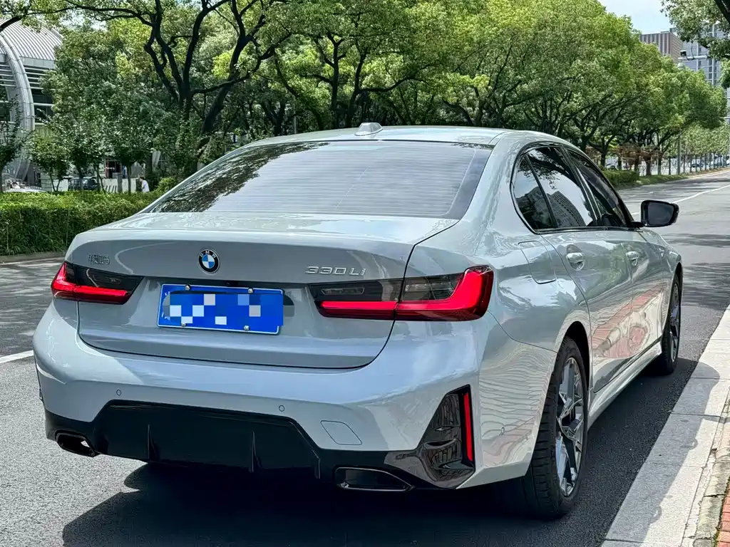 BMW 3 Series 2025