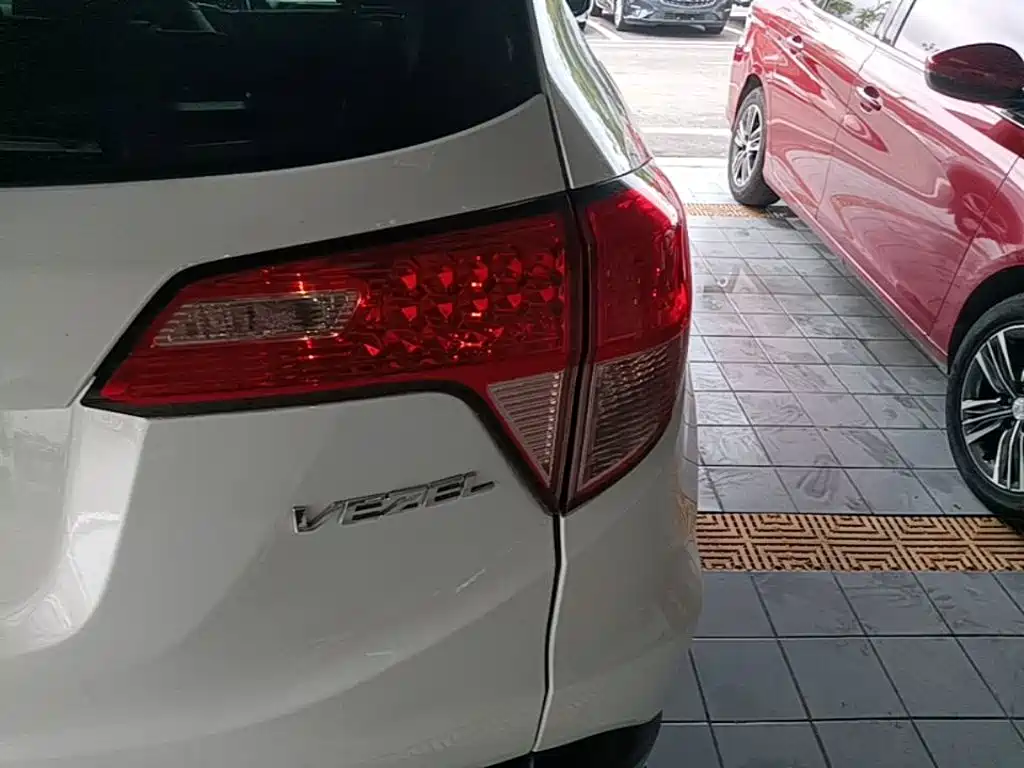 Honda Vezel 2015 — фото 8