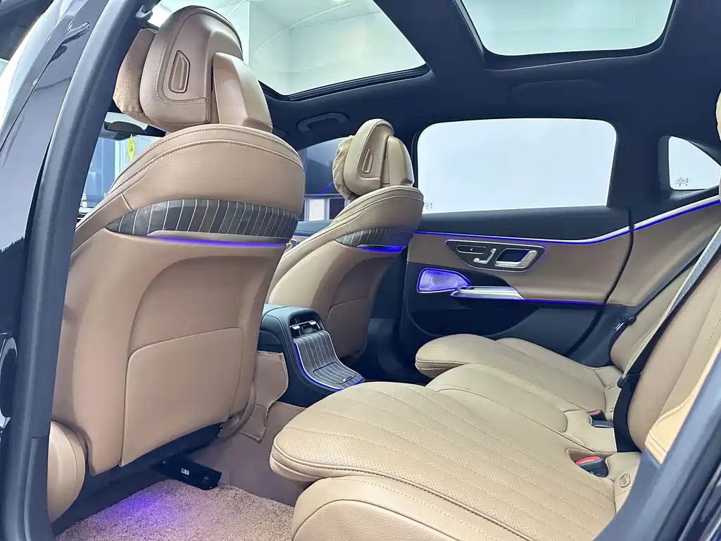 Mercedes-Benz E-Class 2025 — фото 14