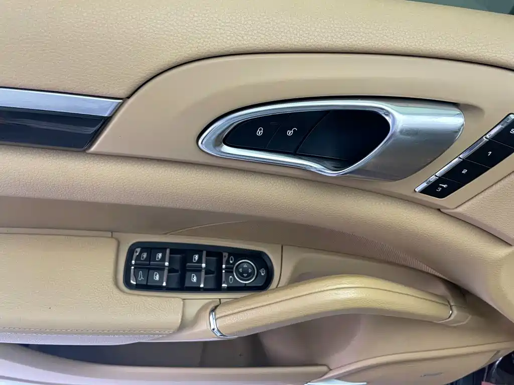 Porsche Cayenne 2014 — фото 18