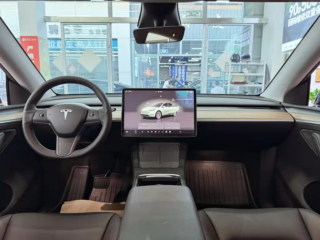 Tesla Model Y 2023 — фото 11