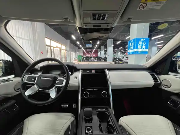Land Rover Discovery 2021
