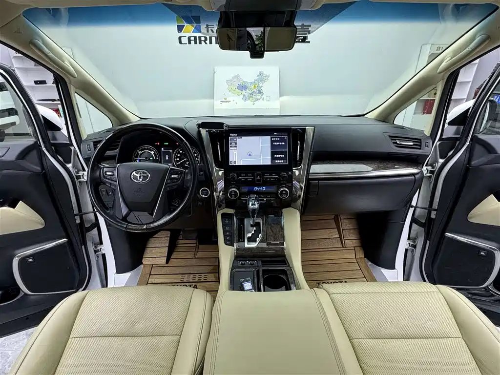 Toyota Alphard 2022 — фото 9