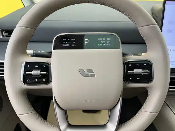 Li Auto MEGA 2025
