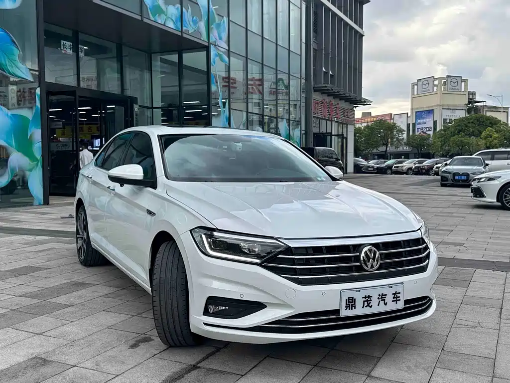 Volkswagen Sagitar 2022