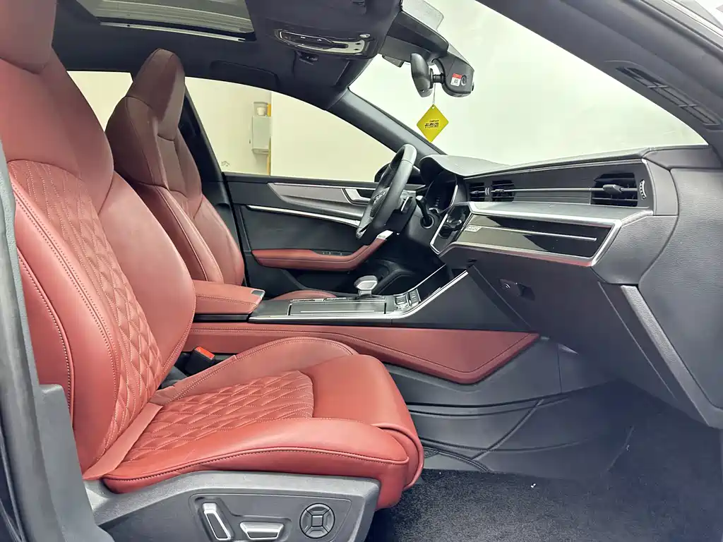 Audi A7L 2024 — фото 13