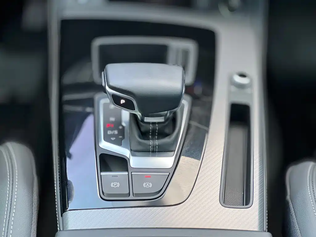 Audi Q5L 2022 — фото 15