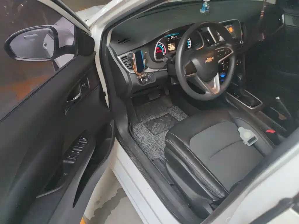 Chevrolet Cavalier 2018 — фото 14