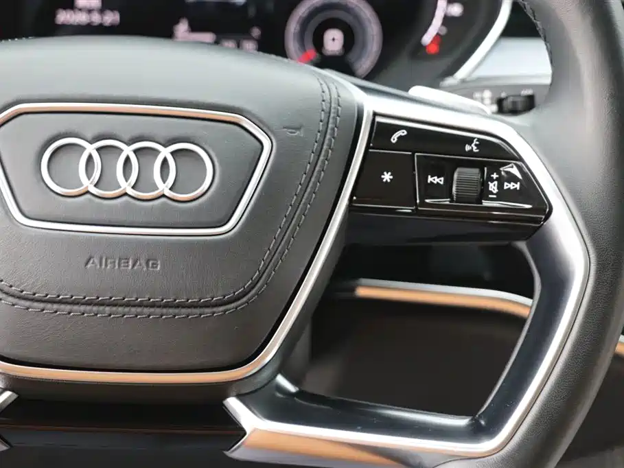 Audi A8 2024 — фото 17