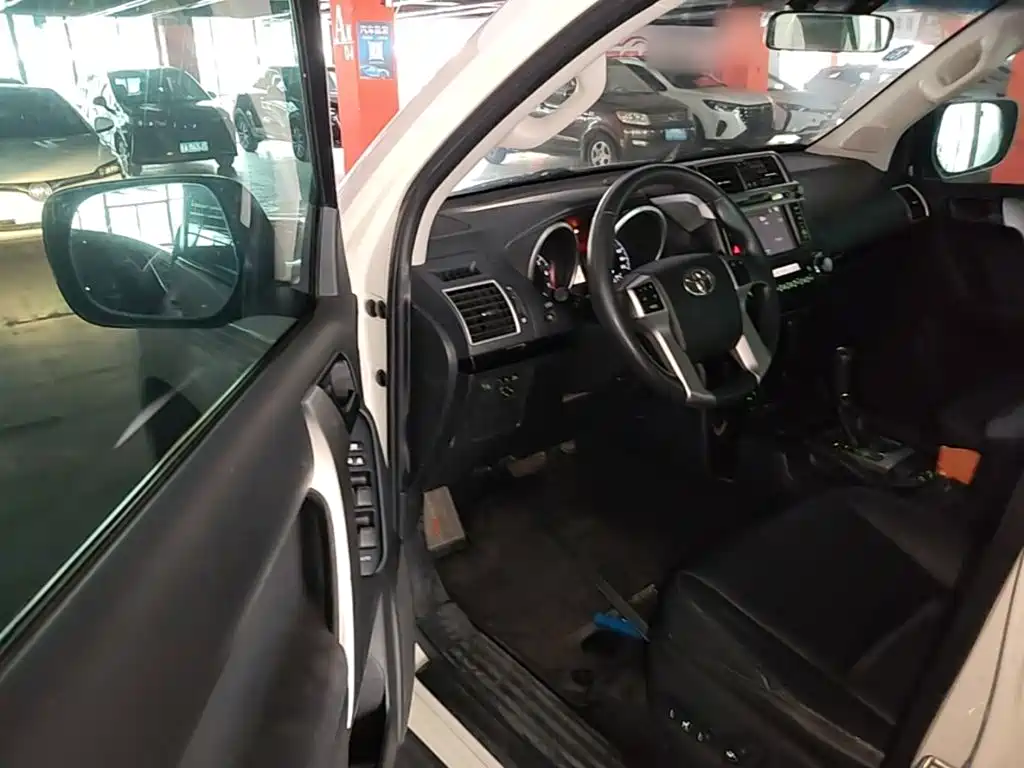 Toyota Prado 2017 — фото 16