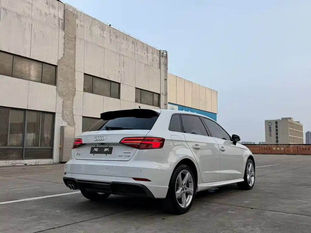 Audi A3 2019 — фото 9