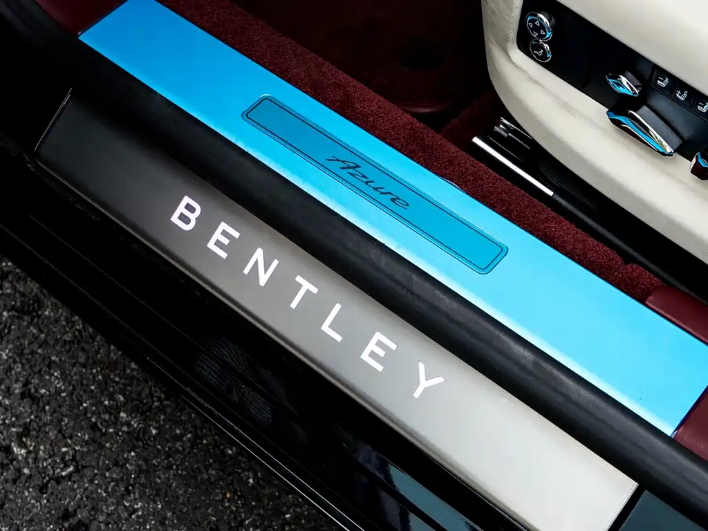 Bentley Flying Spur 2023 — фото 13