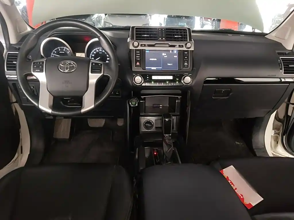 Toyota Prado 2017 — фото 10