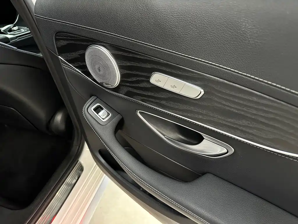 Mercedes-Benz C-Class 2018 — фото 16