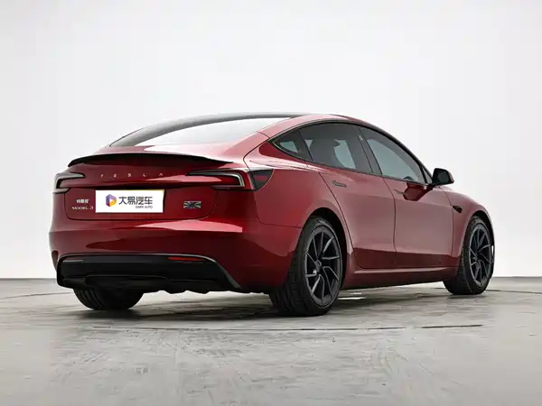 Tesla Model 3 2025