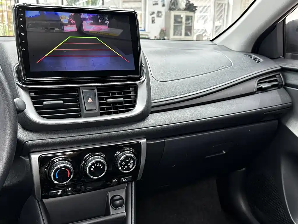 Toyota Yaris L 2022 — фото 15