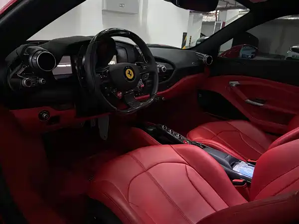 Ferrari F8 2021