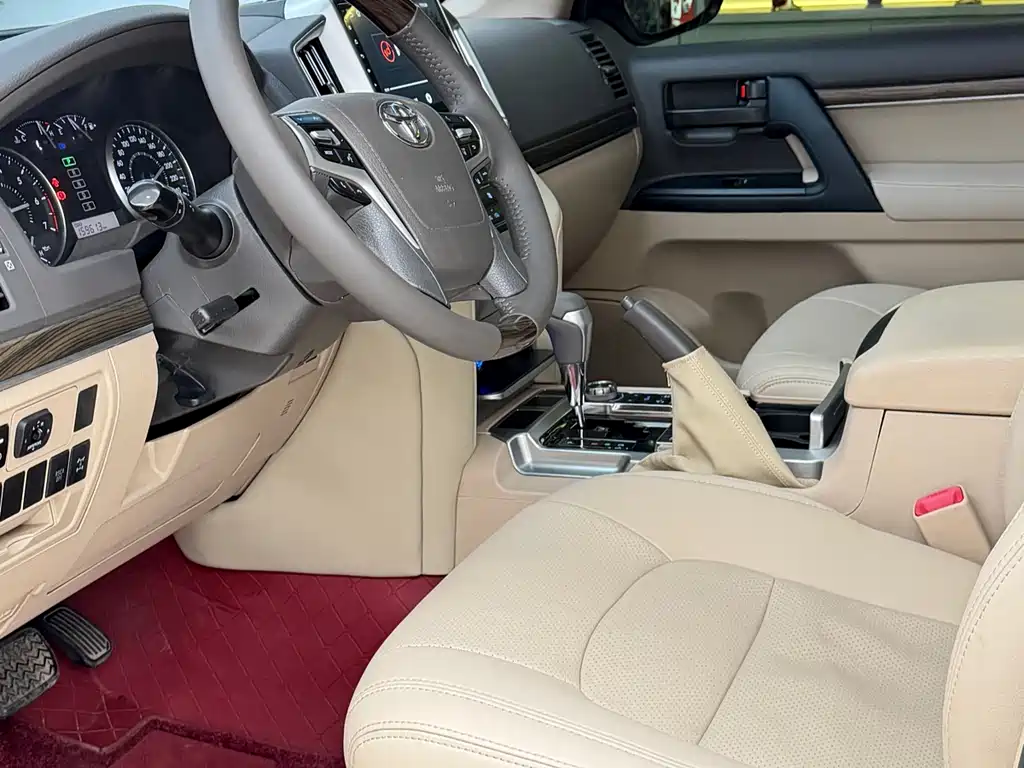 Toyota Land Cruiser 2013