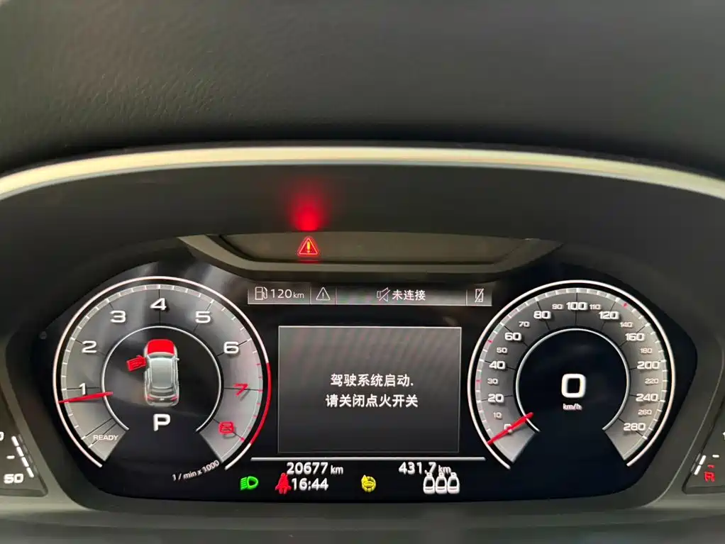 Audi Q3 2023 — фото 10