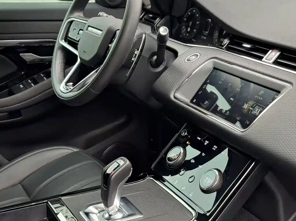 Land Rover Evoque 2023 — фото 16