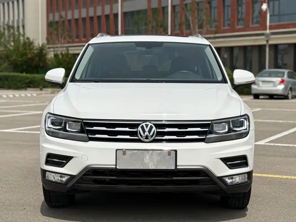 Volkswagen Tiguan L 2018 — фото 2