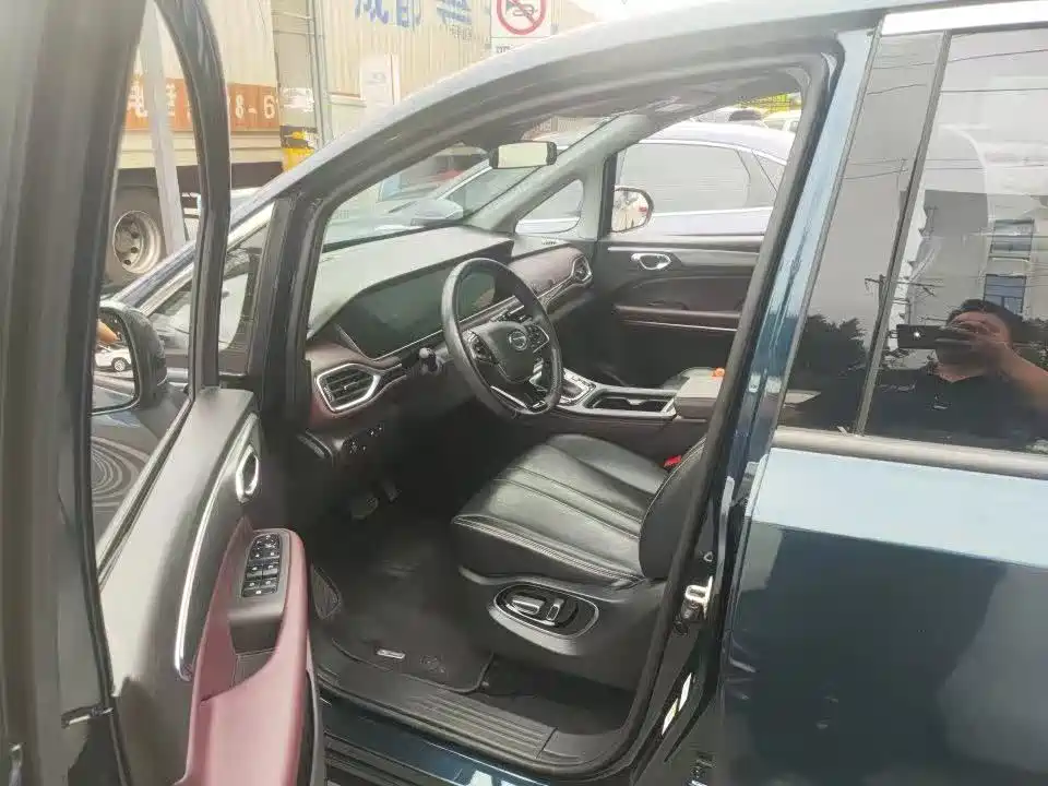GAC Motor Trumpchi M6 2022 — фото 3