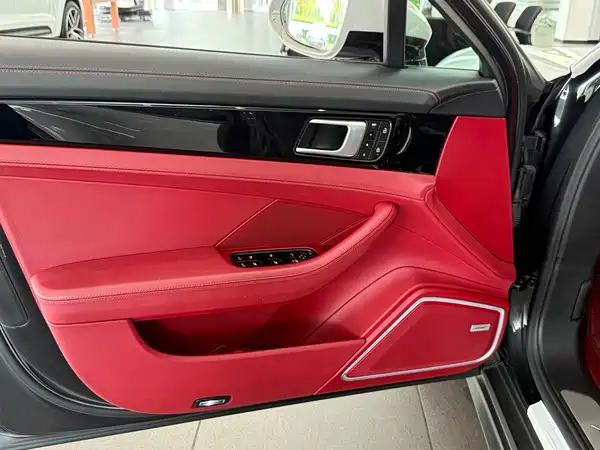 Porsche Panamera 2022