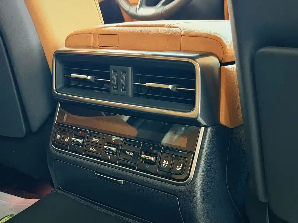 Lexus LX 2025 — фото 13