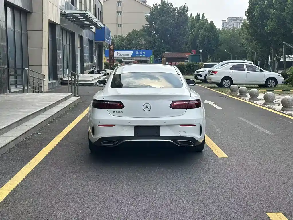 Mercedes-Benz E-Class 2023