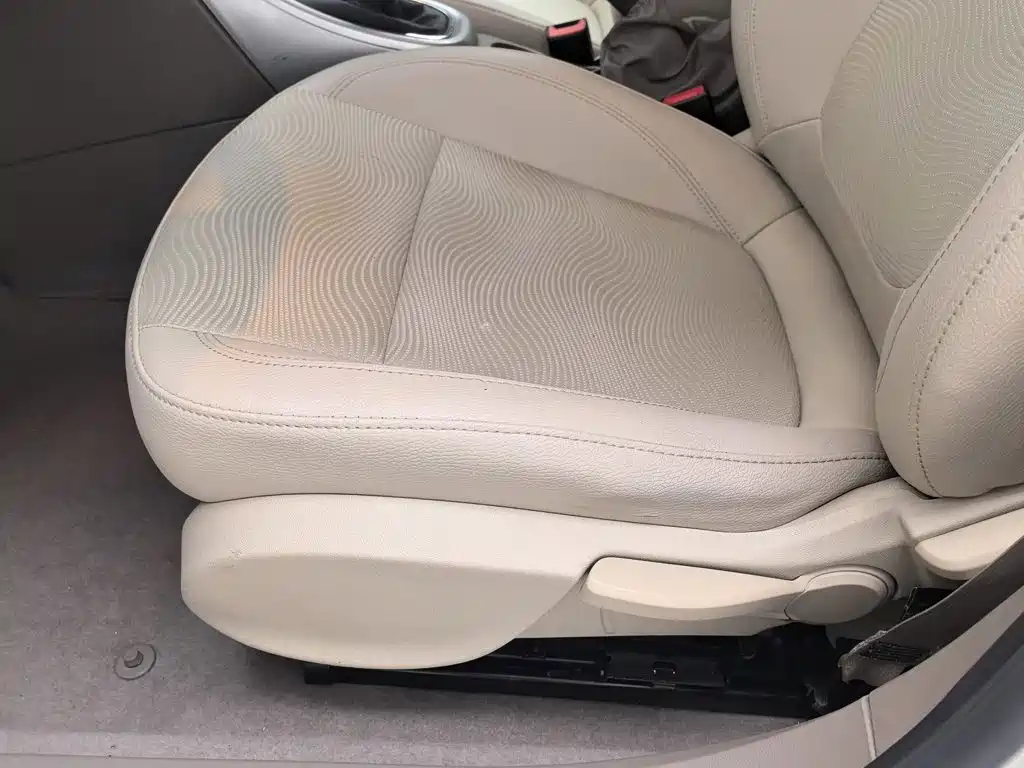 Buick Excelle 2015 — фото 20
