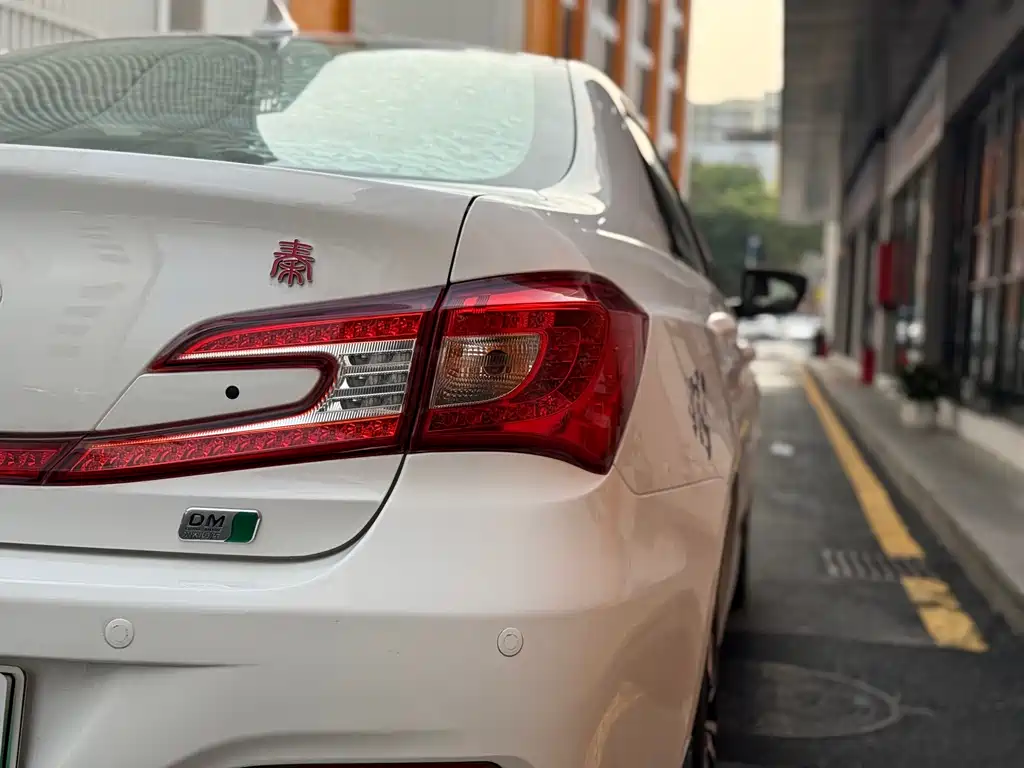 BYD Qin NEV 2016 — фото 30