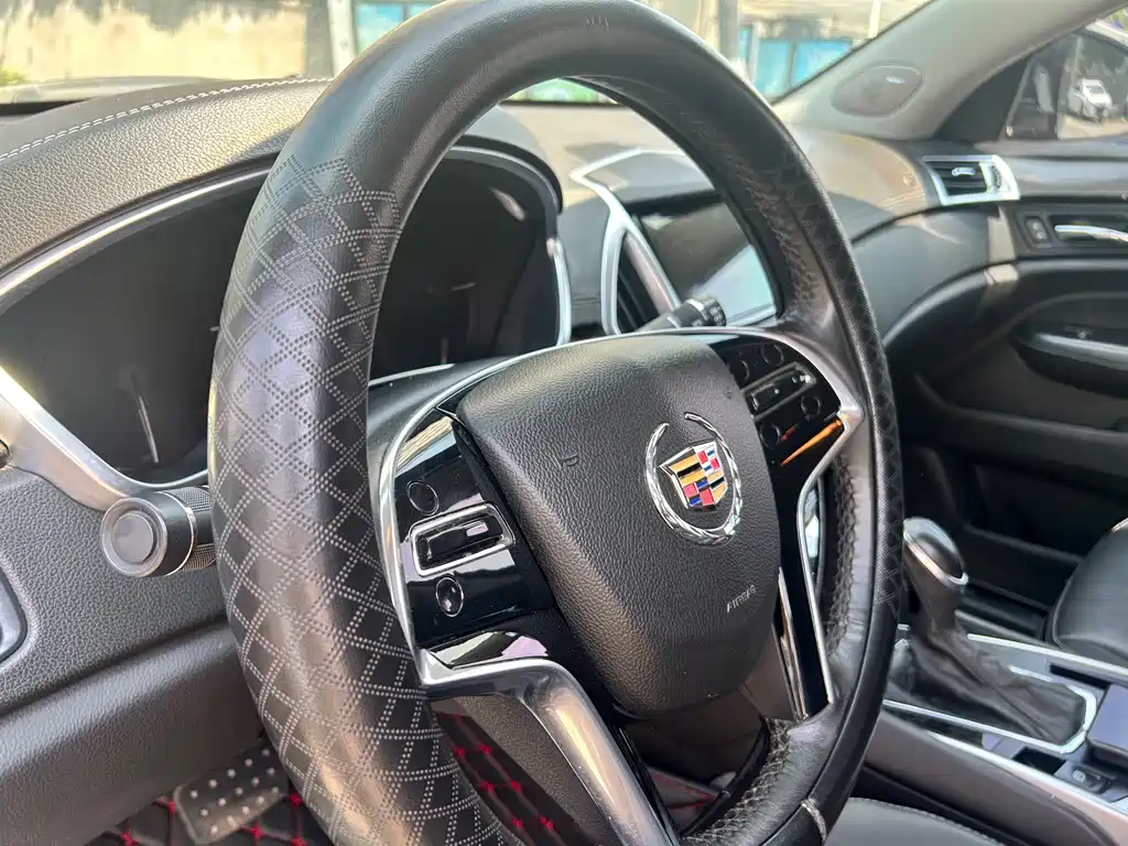 Cadillac SRX 2014 — фото 14