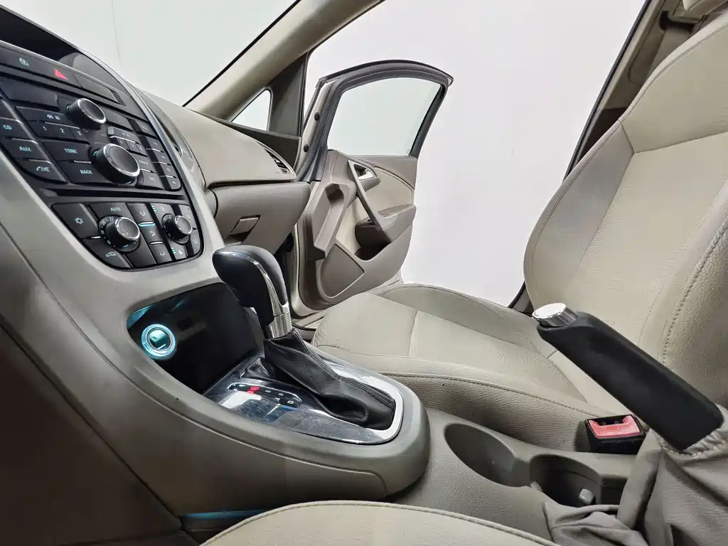 Buick Excelle GT 2014 — фото 12