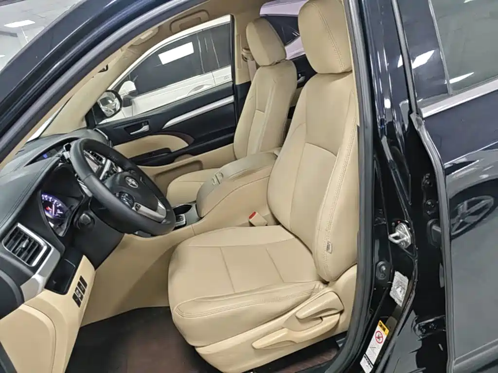 Toyota Highlander 2018 — фото 15