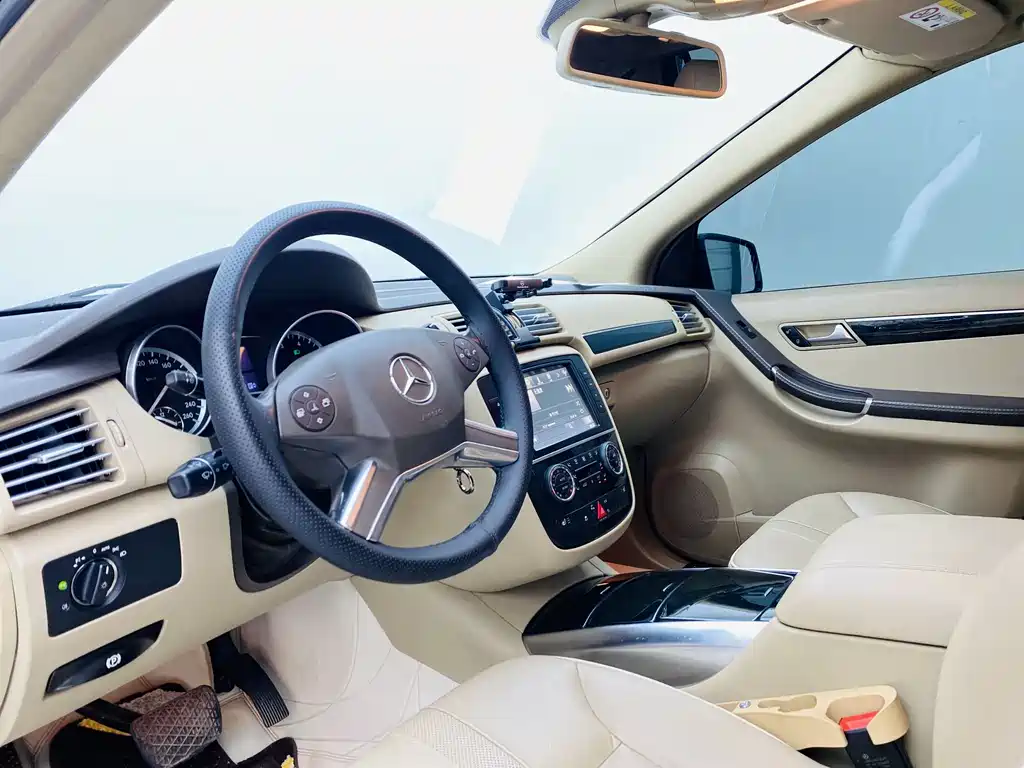 Mercedes-Benz R-Class 2015 — фото 14