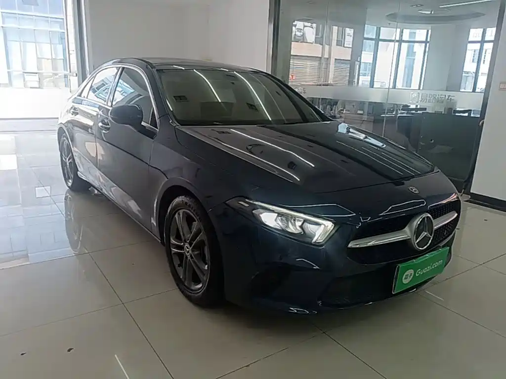 Mercedes-Benz A-Class 2019 — фото 4