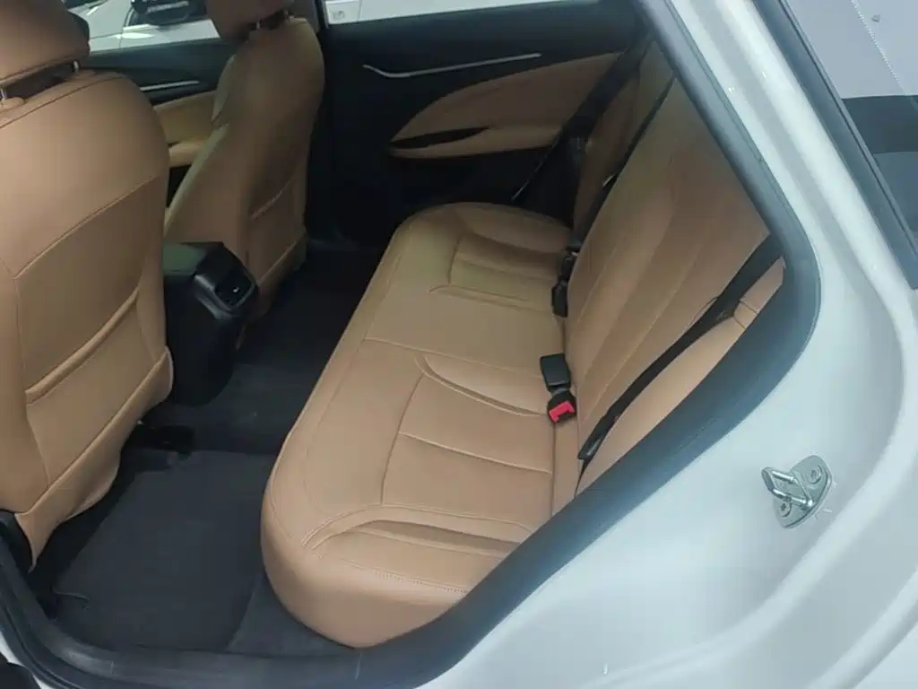 Buick Excelle GT 2018 — фото 17