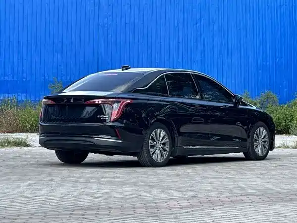 Hongqi E-QM5 2023